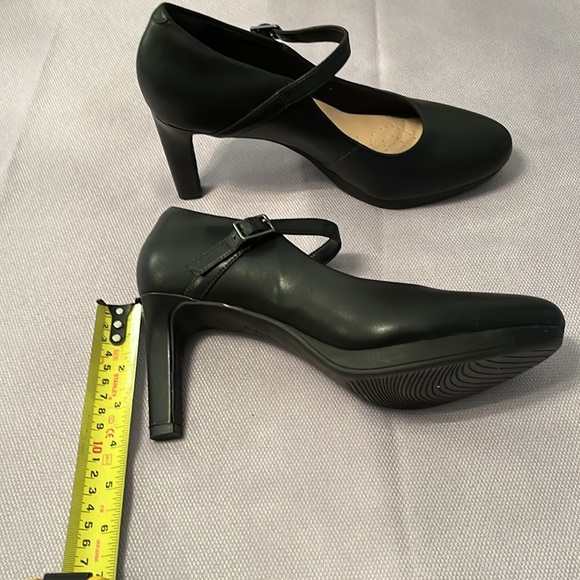 BNWT Clarks ladies black leather mary jane platform 3.5 inch heels size 10. - Picture 5 of 5